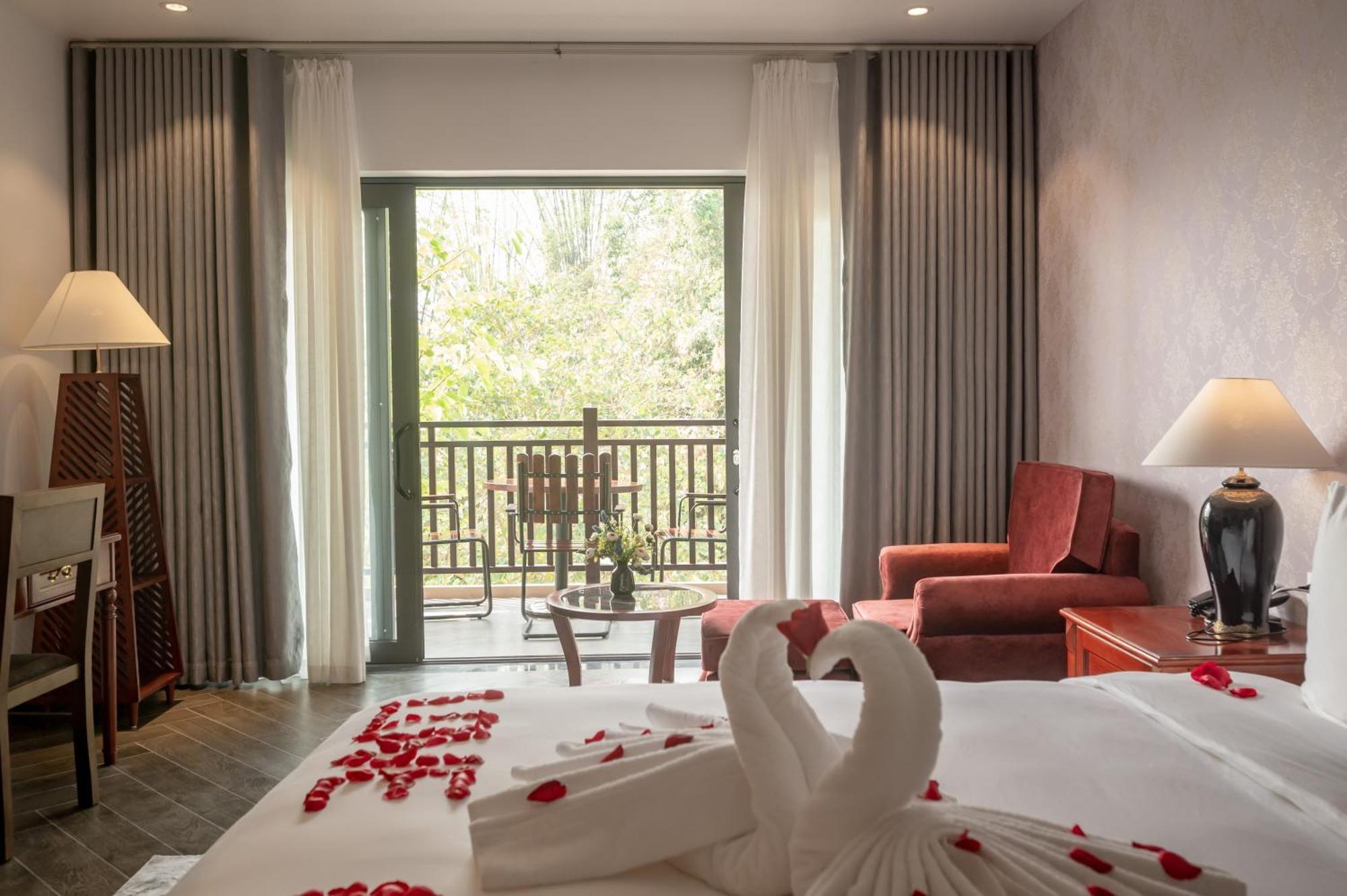 Khach San Son Nu Hotel Bac Kan Exterior photo